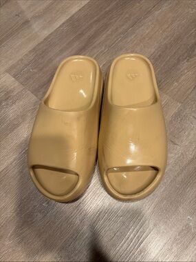 adidas Men’s Slide Sandals in Light Tan